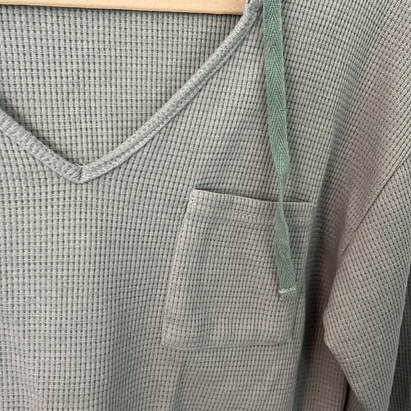 Shein waffle knit hooded top - Picture 3 of 3